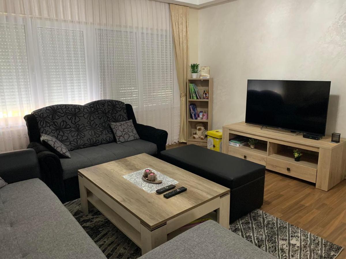 Anja Apartman Bosanski Samac エクステリア 写真
